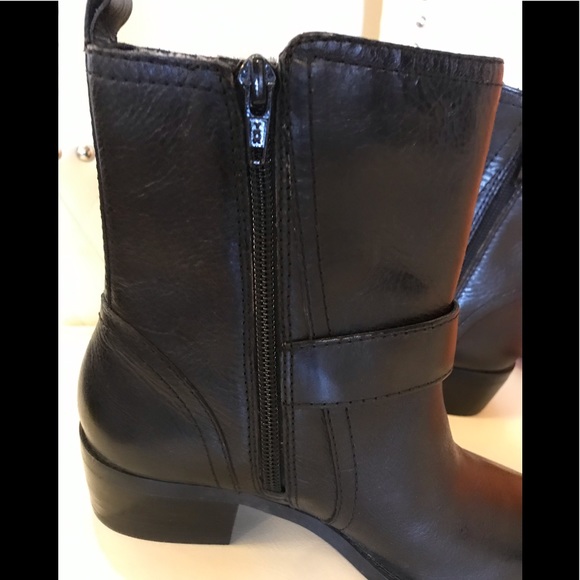 NEW Arturo Chiang Black Ankle Boots - Picture 7 of 8